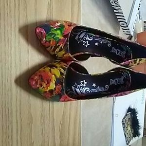 Floral Print Brash Pumps